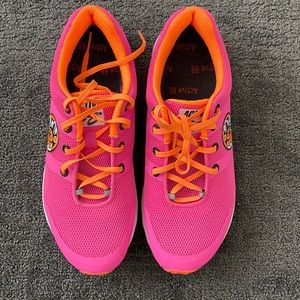 Active 88 pink running shoes